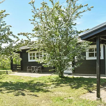 Nice In W/ 1 Bedrooms
